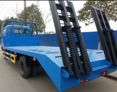 湖北荊州 東風(fēng)小勁卡挖機(jī)平板運(yùn)輸拖車，全國銷量領(lǐng)先的專用汽車解決方案