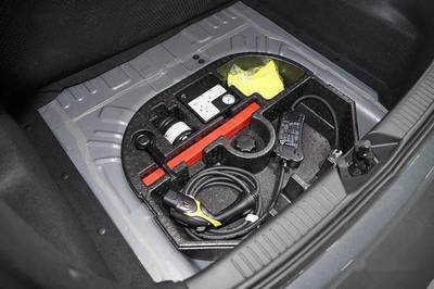 云度π3 E-Shock曜越版震撼上市，補(bǔ)貼后11.98萬元，引領(lǐng)小型電動(dòng)SUV新風(fēng)尚